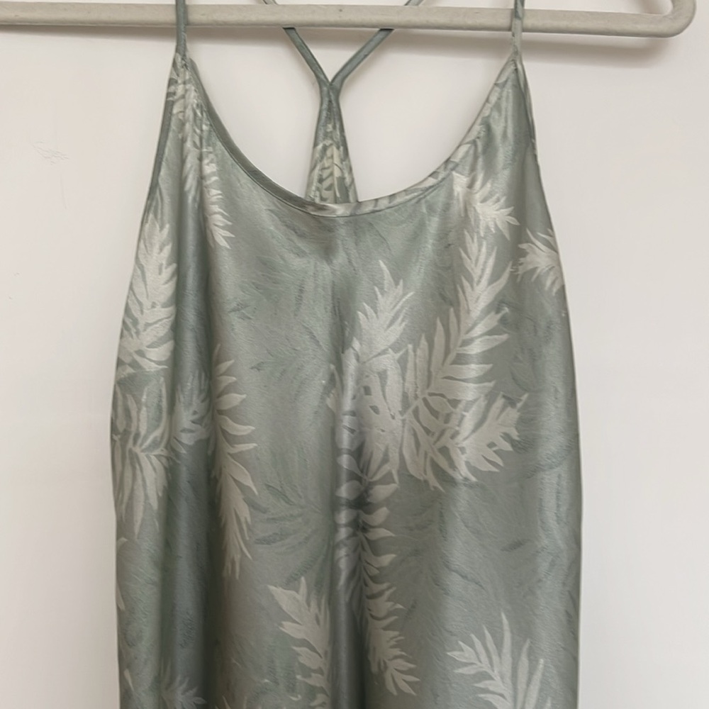 Jones New York Green and White Fern SLIP Satin Finish